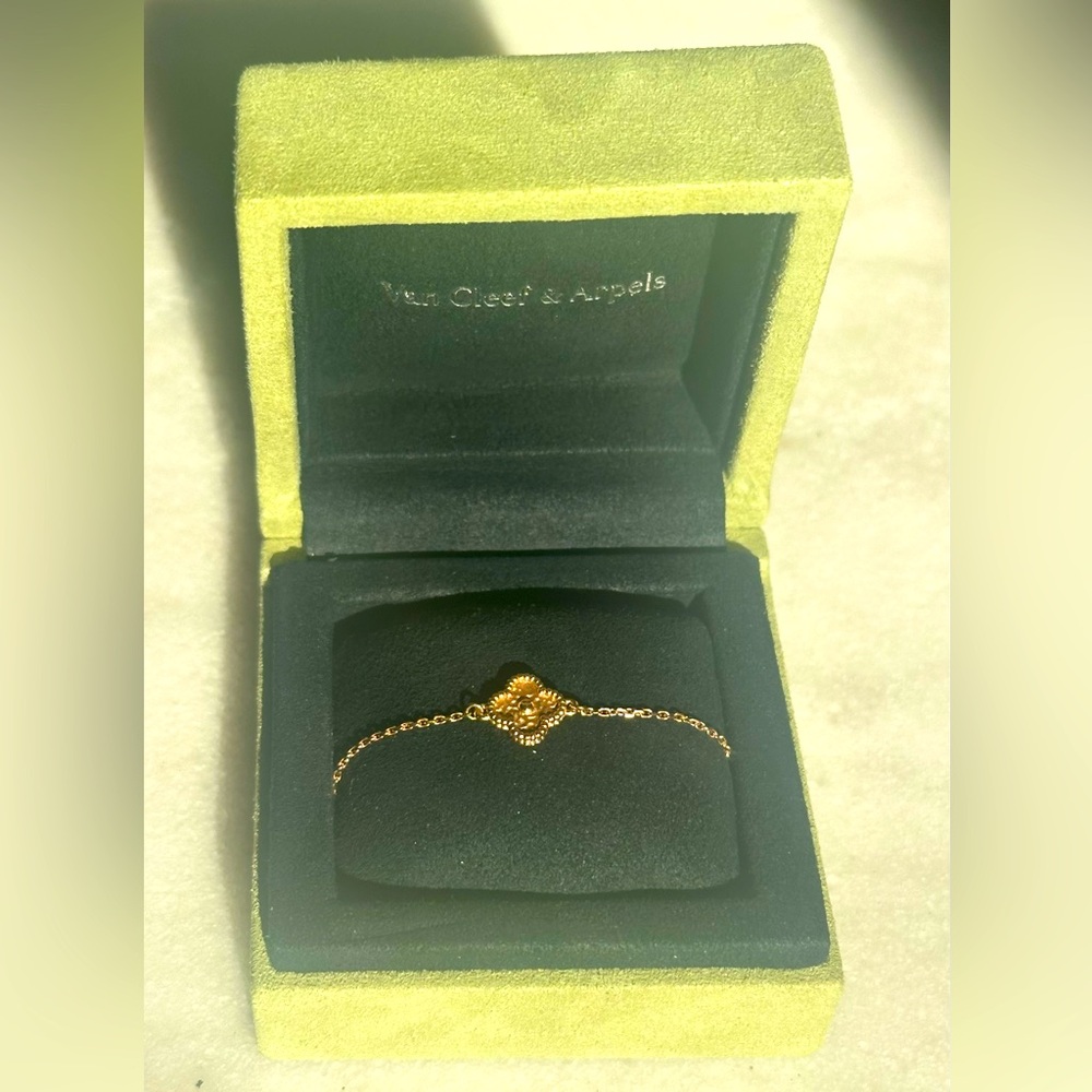 Pre-Loved Van Cleef Sweet Alhambra Rose Gold Bracelet